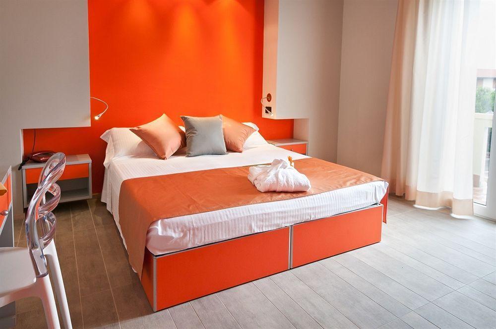 Hotel Milan Росолина Маре Екстериор снимка