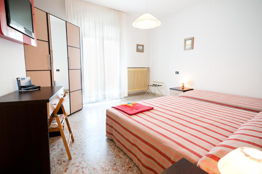 Hotel Milan Росолина Маре Стая снимка