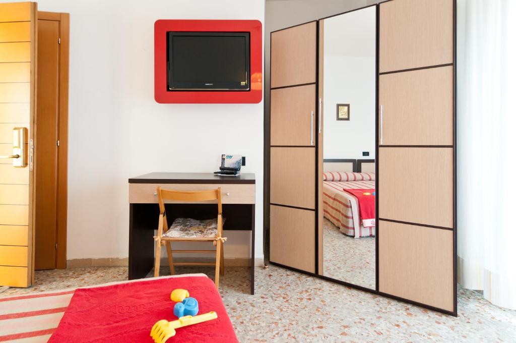 Hotel Milan Росолина Маре Стая снимка